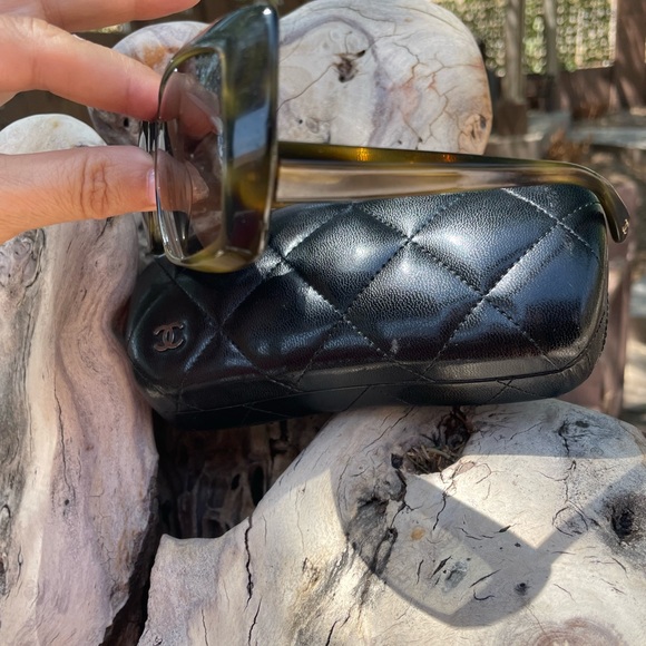 Chanel butterfly sunglasses - Picture 5 of 13